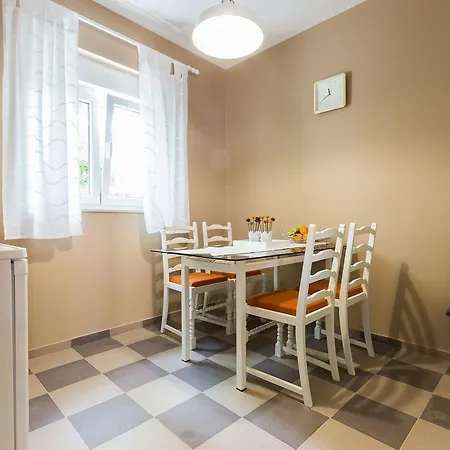 Kruljac 2br Holiday House شقة زادار