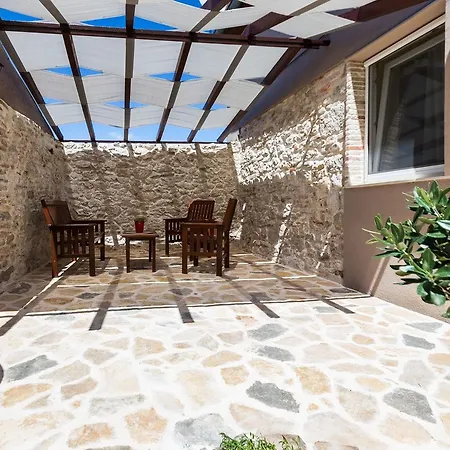 Kruljac 2br Holiday House شقة *